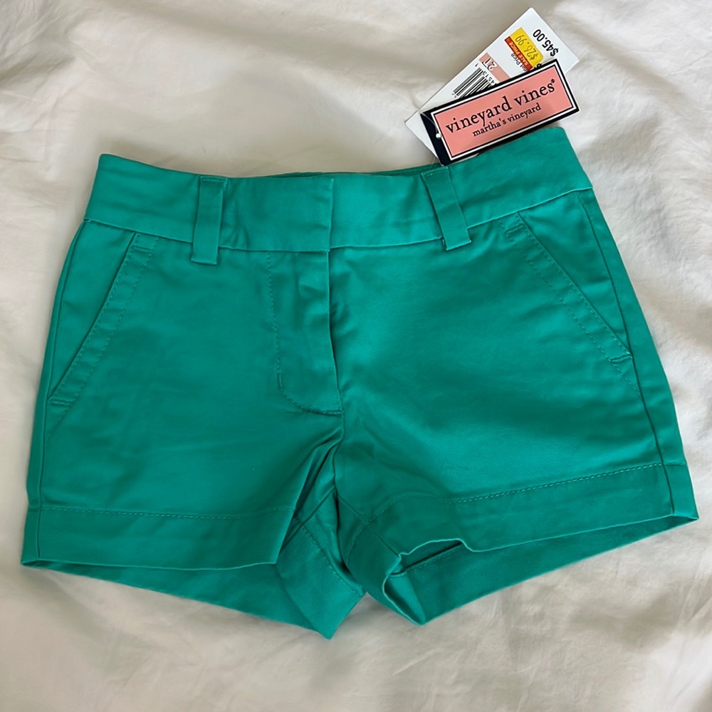 Vineyard Vines girls boulevard shorts size 2T